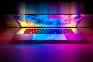 投資を始めるために必要な口座の選び方とPCの活用法は？