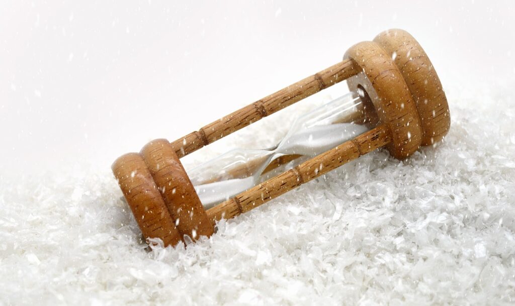 積立NISAを始めるタイミングはいつがベスト？