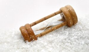 積立NISAを始めるタイミングはいつがベスト？