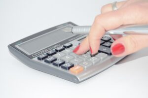 投資口座の費用を比較する際に知っておくべきポイントは？
